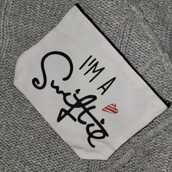 Taylor Swift Bundle 3 Items. Both bags are double sided. Perfect gift! - Picture 4 of 5